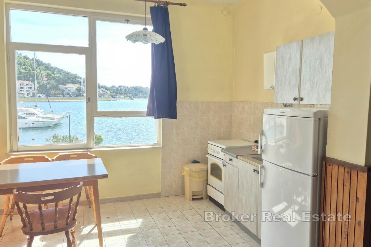 Szesnastopokojowy dom nad morzem