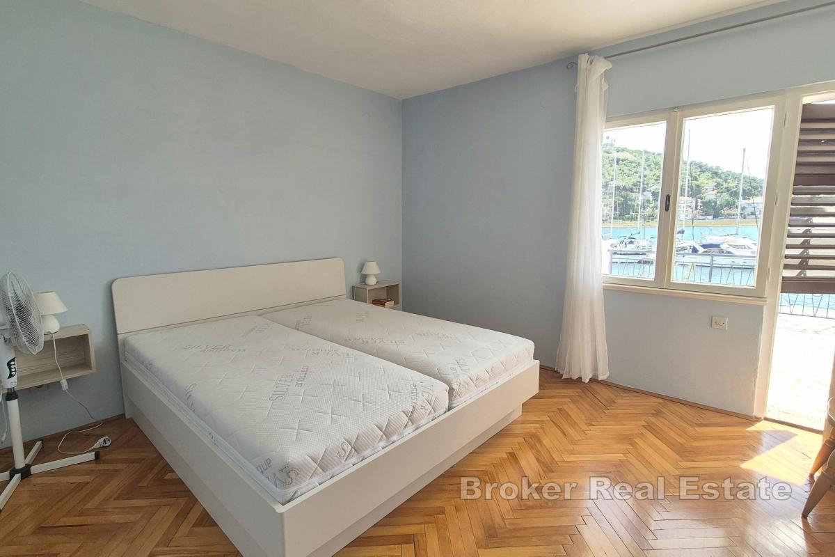 Szesnastopokojowy dom nad morzem