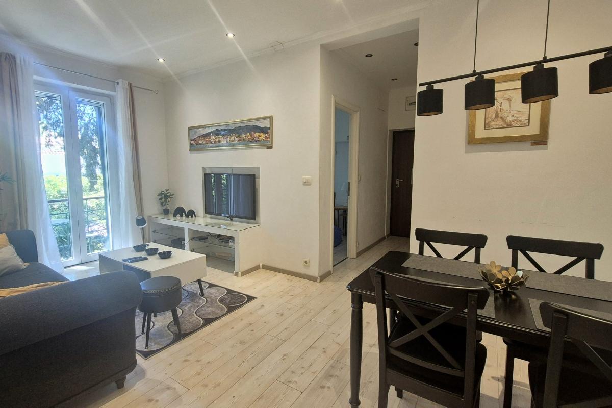 001-2047-66-Split-Center-Midern-two-bedroom-apartment-for-sale