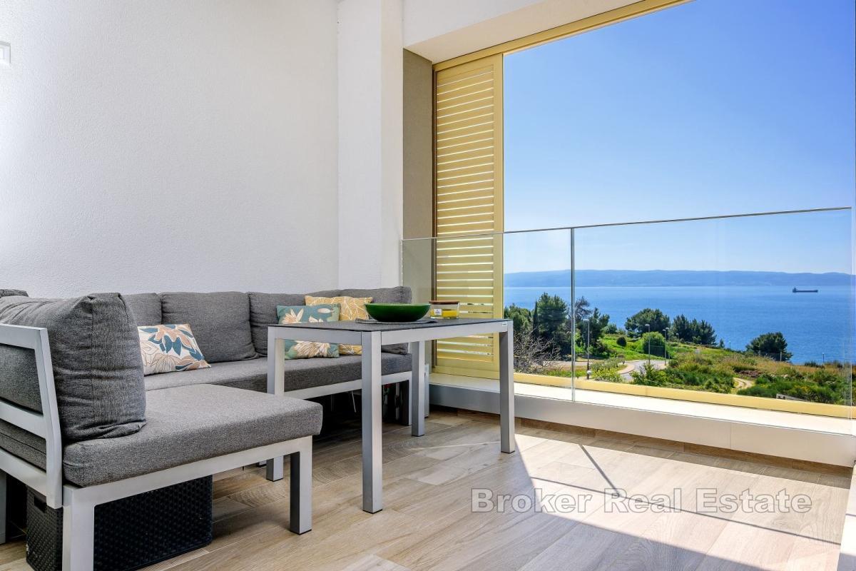 Elegancki apartament z trzema sypialniami, widokiem i garażem