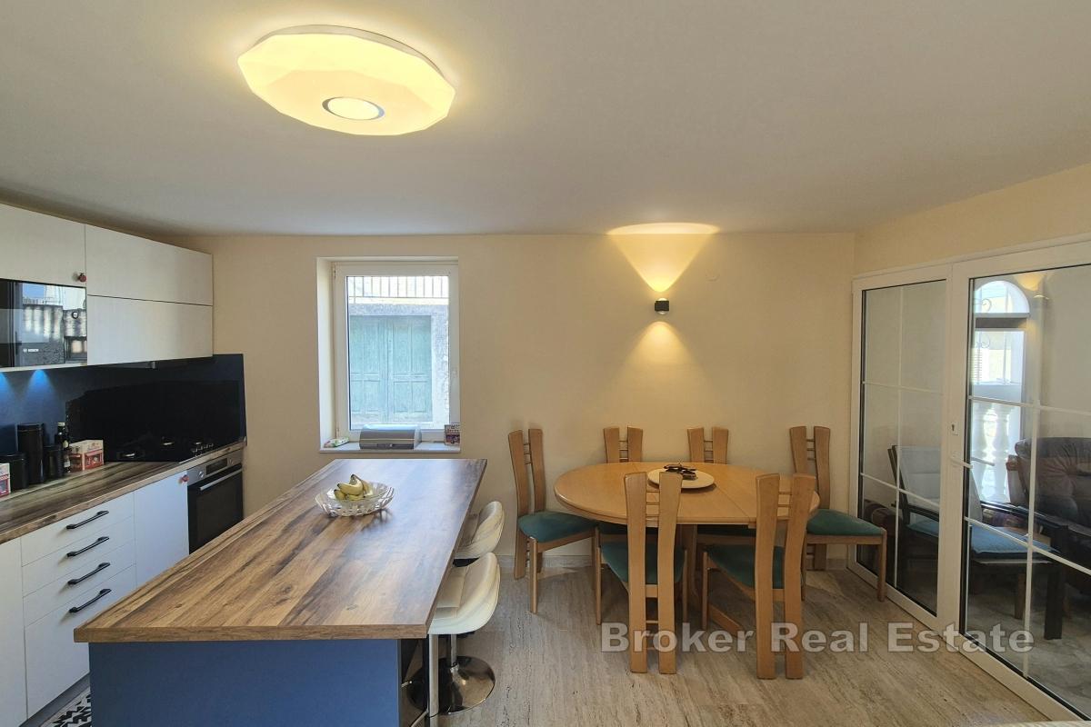 Dům s výhledem na moře v centru