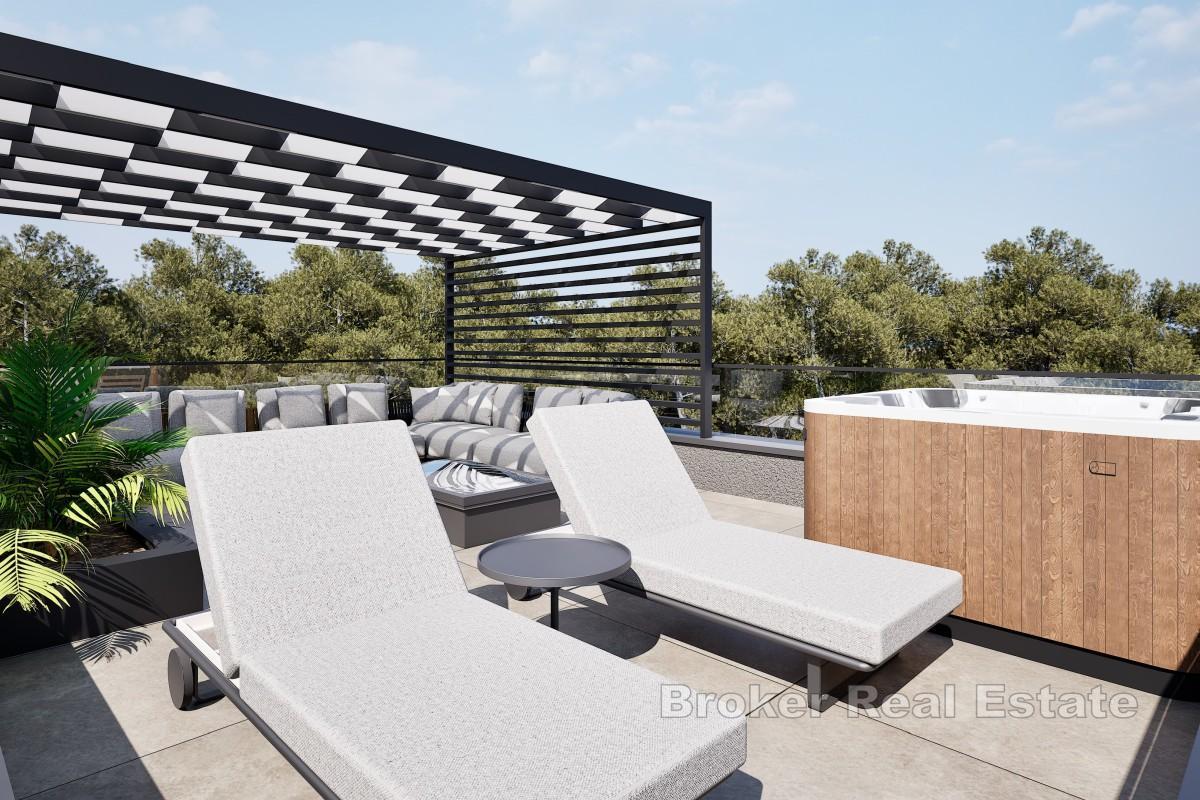 Triplex mit Garten und Swimmingpool