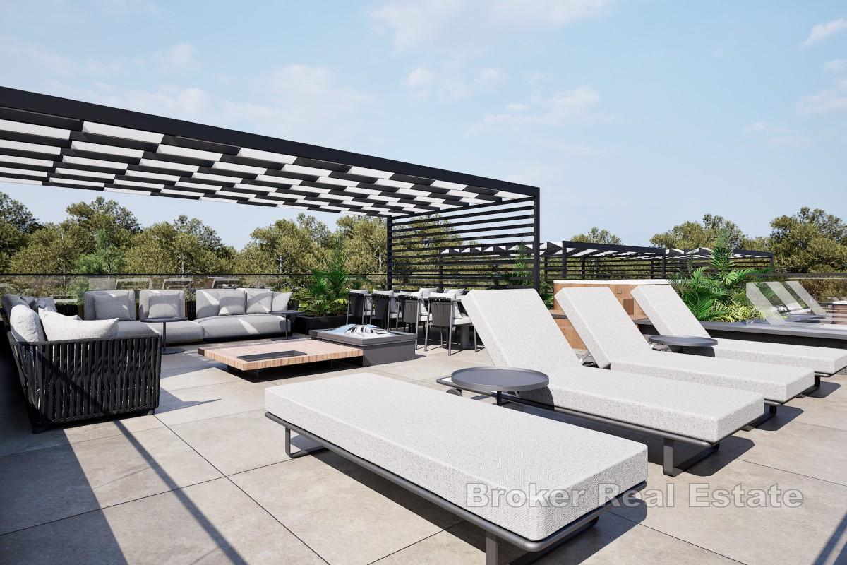 Třípokojový triplex s parkovacími místy a možností bazénu