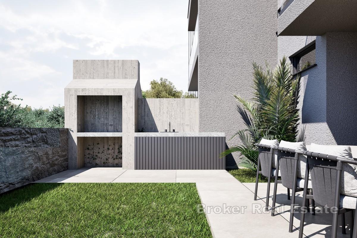 Třípokojový triplex s parkovacími místy a možností bazénu