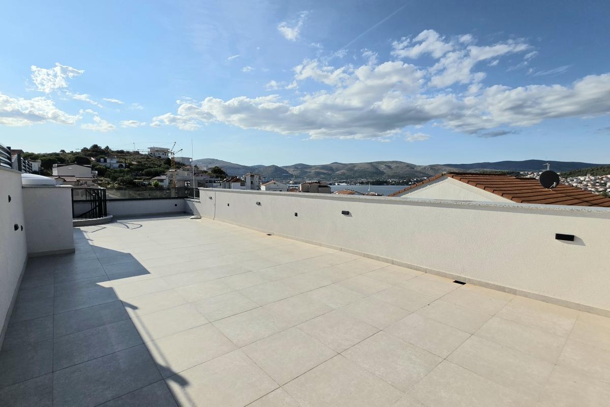Attico con vista mare e terrazza panoramica