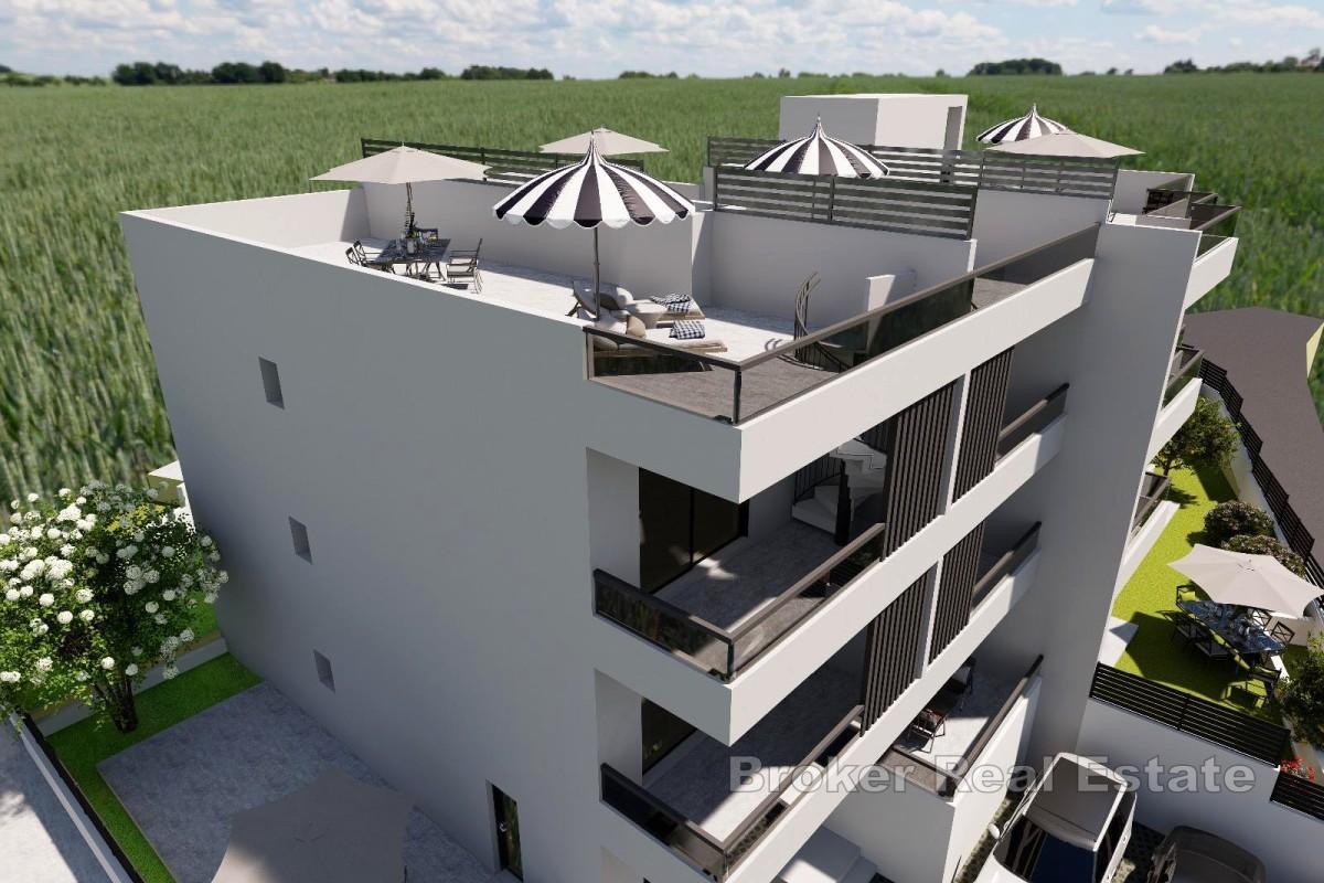 Penthouse z tarasem na dachu i widokiem na morze