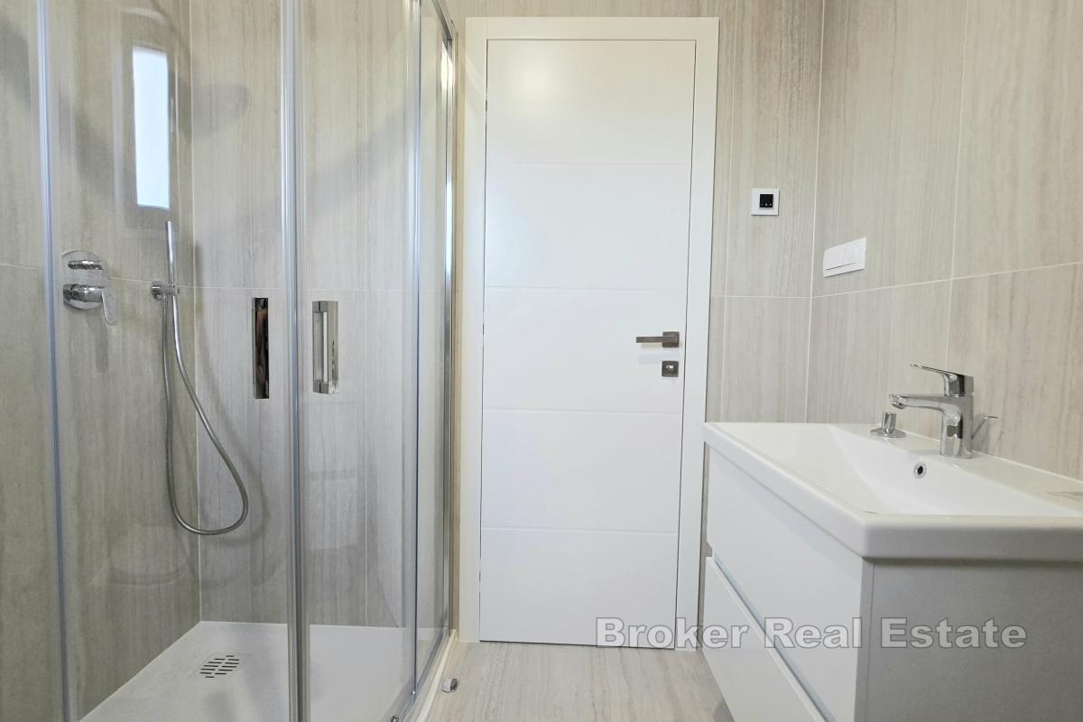 Penthouse z tarasem na dachu i widokiem na morze