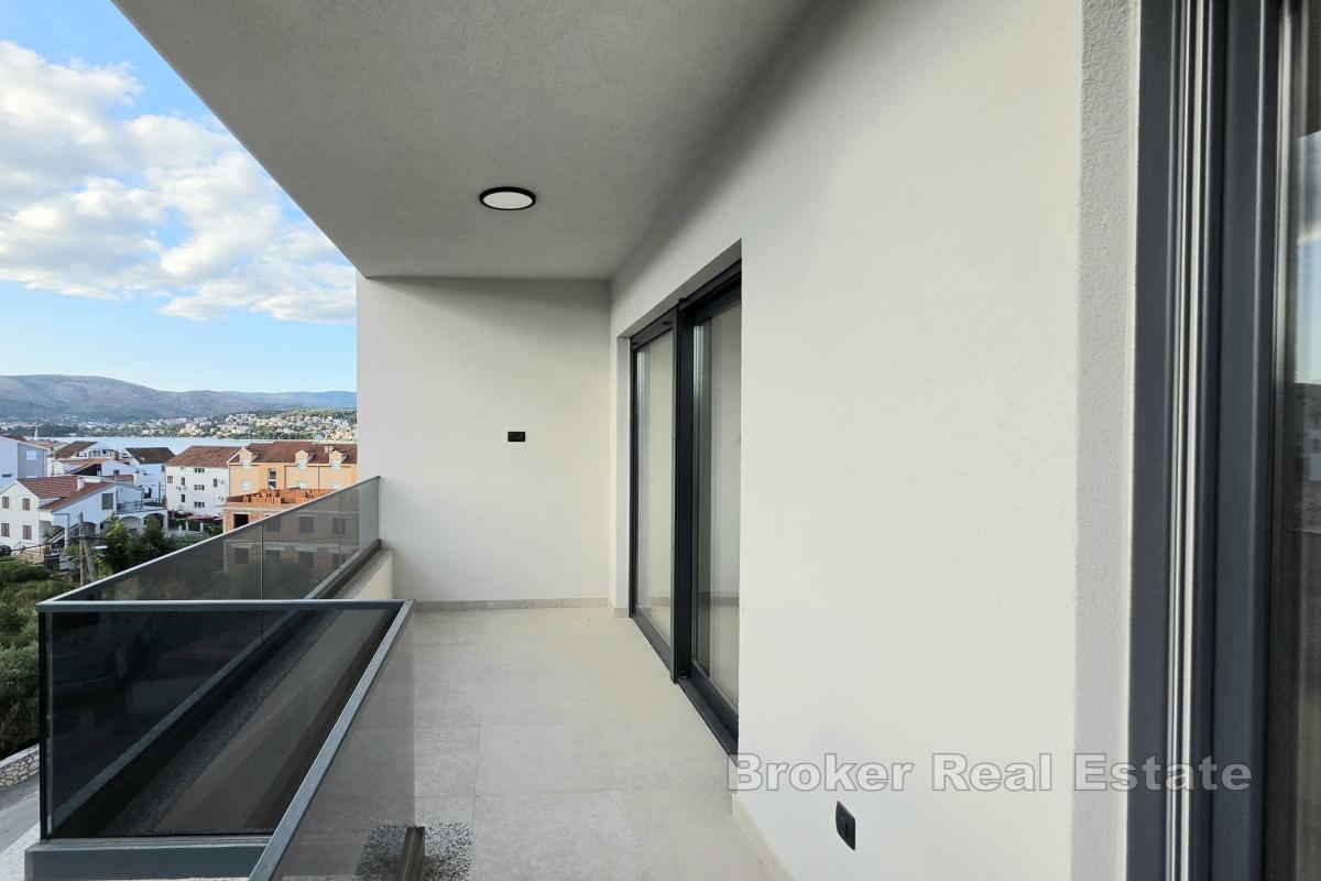 Penthouse z tarasem na dachu i widokiem na morze
