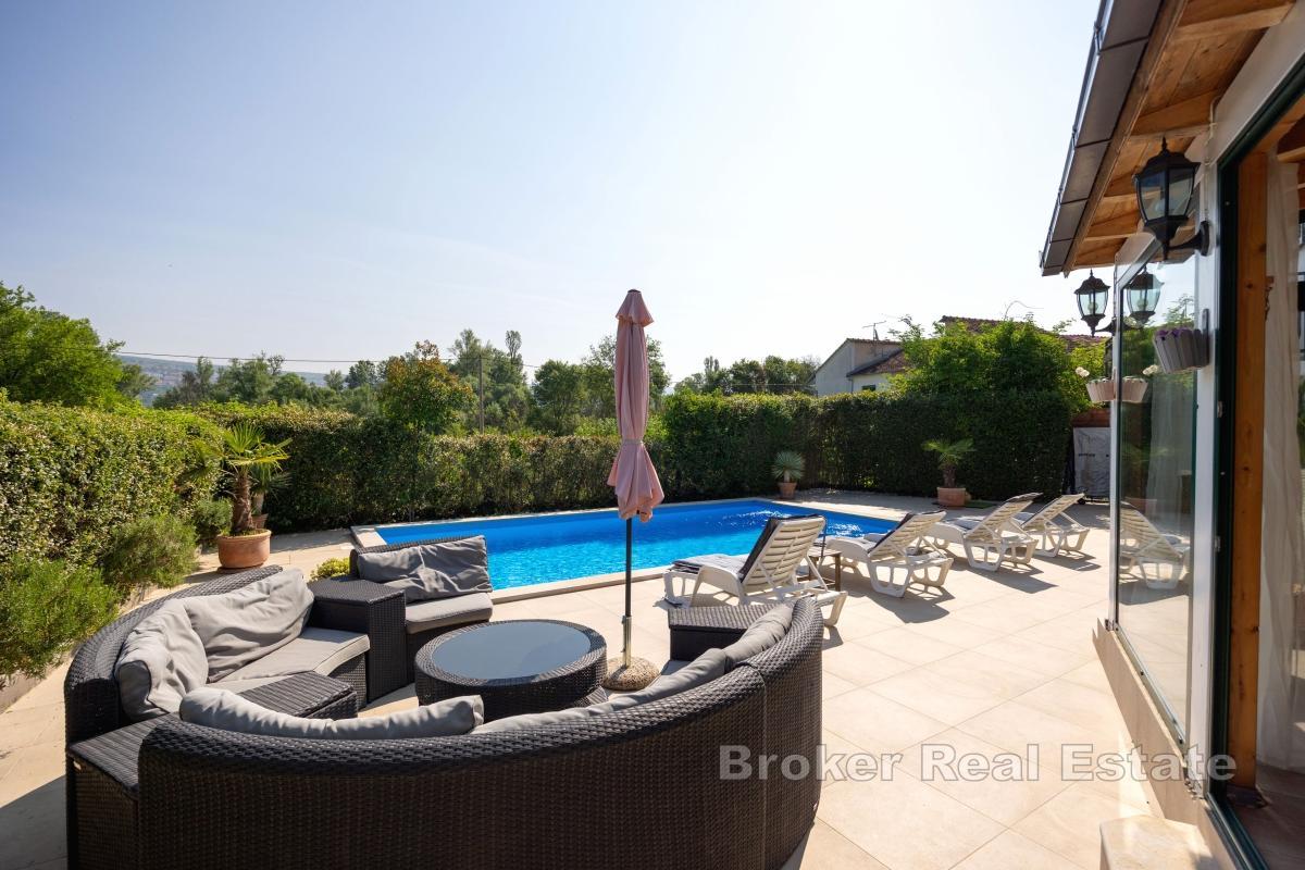 Kuća s bazenom i saunom