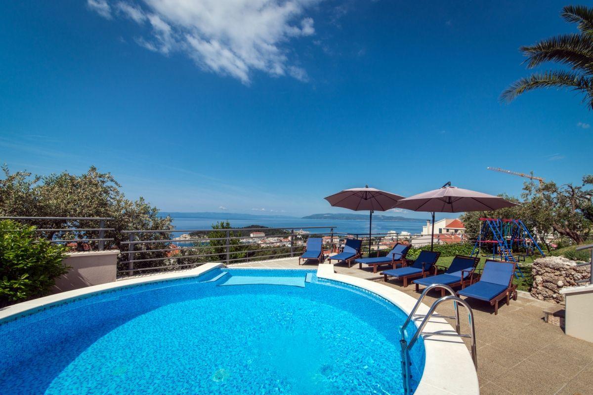 01-2048-02-Makarska-Attractive-villa-with-a-sea-view-for-sale