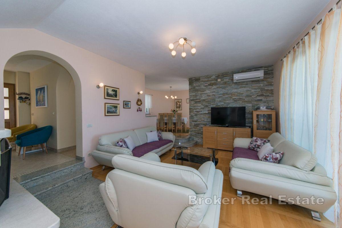 Jedinečná vila s otevřeným výhledem na moře