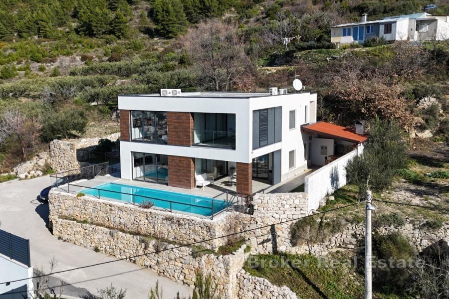 Dvě jedinečné vily s otevřeným výhledem na moře