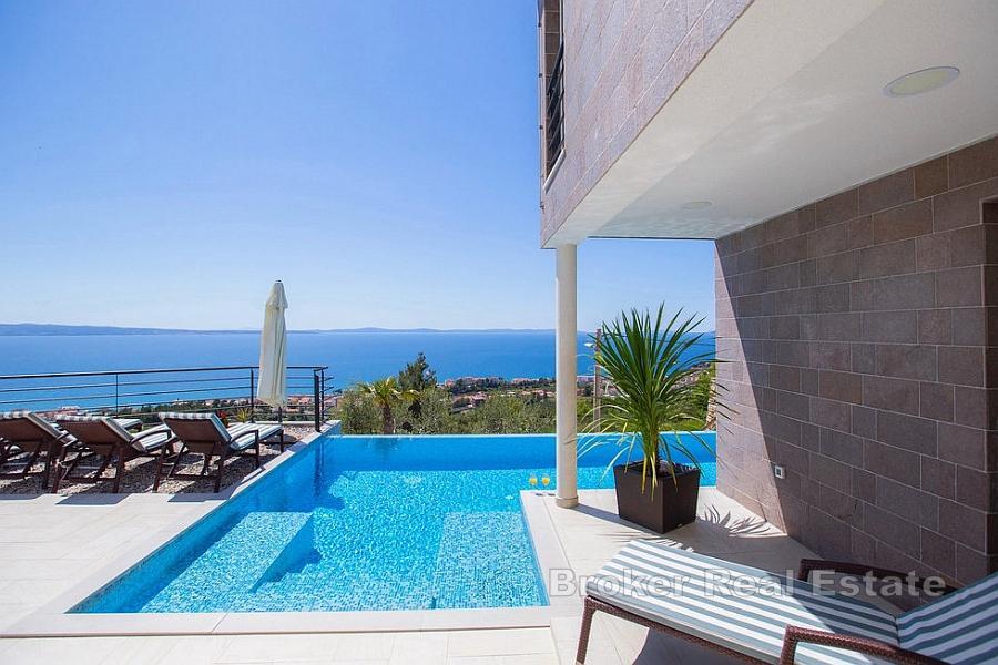 Dvě jedinečné vily s otevřeným výhledem na moře