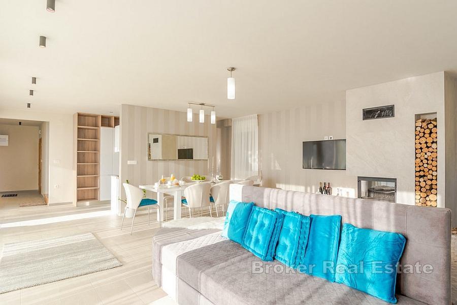 Dvě jedinečné vily s otevřeným výhledem na moře