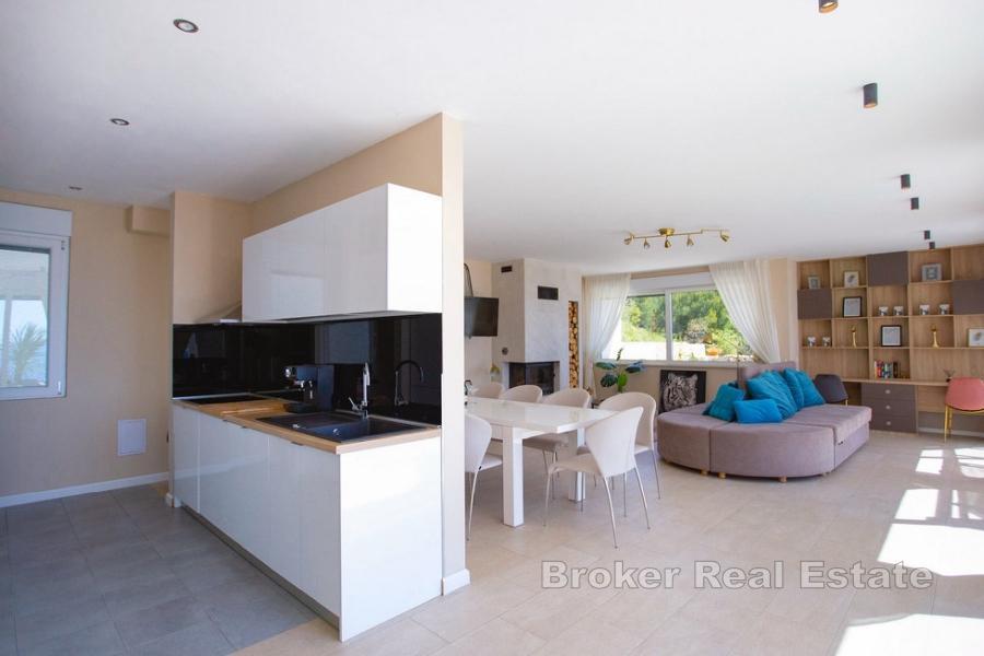 Dvě jedinečné vily s otevřeným výhledem na moře