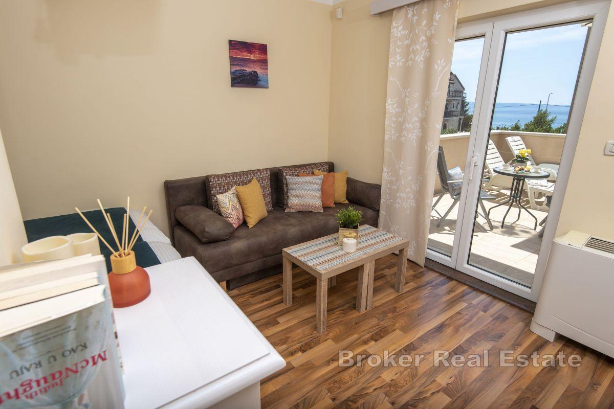 Vakkert feriehus med panoramautsikt over havet