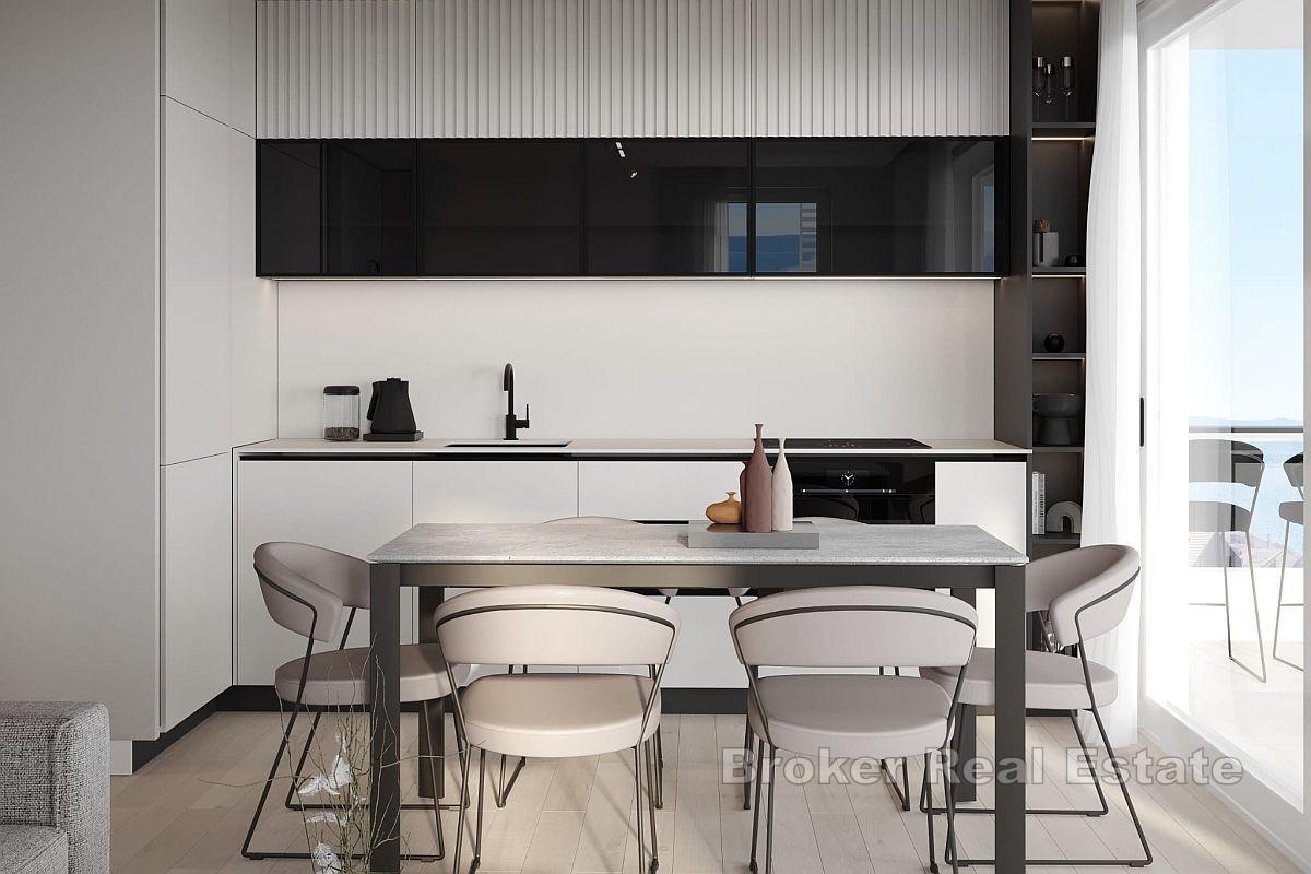 Nowoczesne apartamenty w nowym budynku z widokiem na wybrzeże Morza Śródziemnego