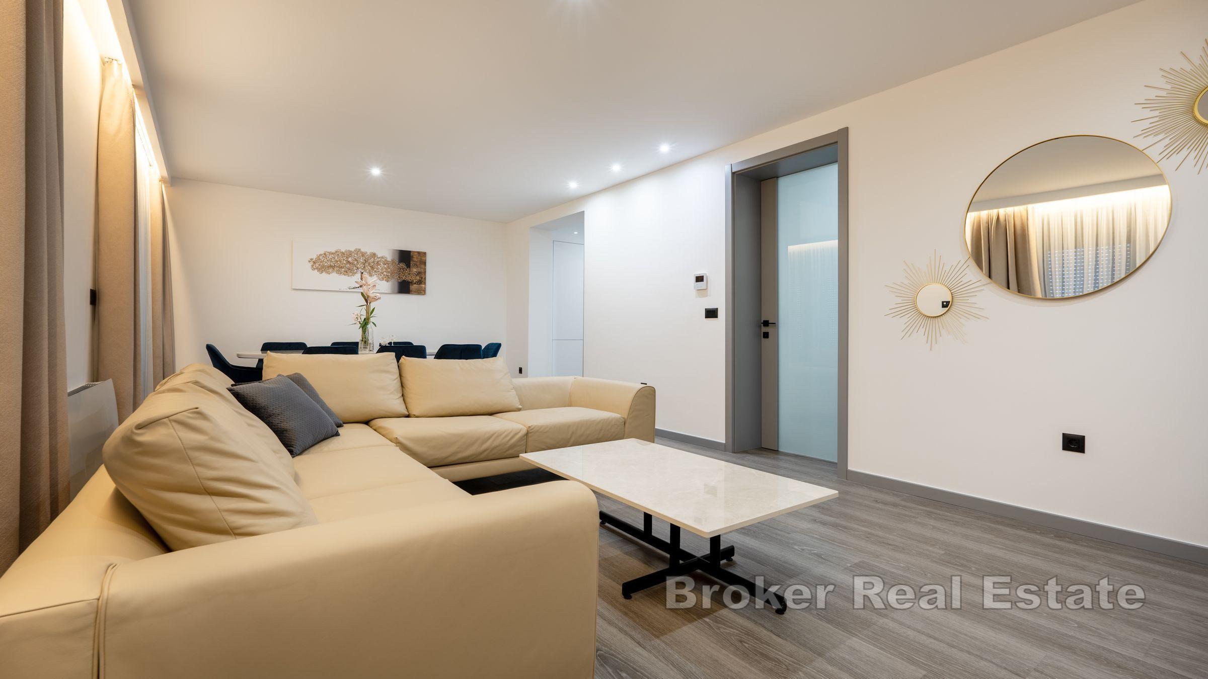 Atrakcyjna willa wakacyjna z panoramicznym widokiem na wybrzeże