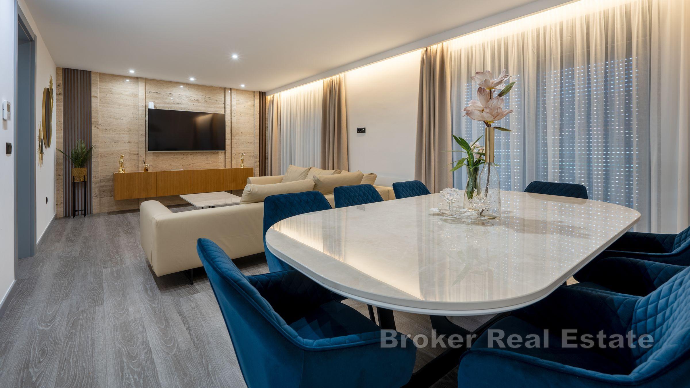 Atrakcyjna willa wakacyjna z panoramicznym widokiem na wybrzeże