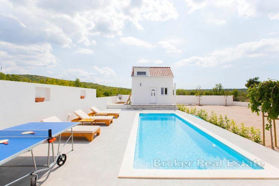 Wyjątkowy zaciszny dom otoczony piękną zielenią