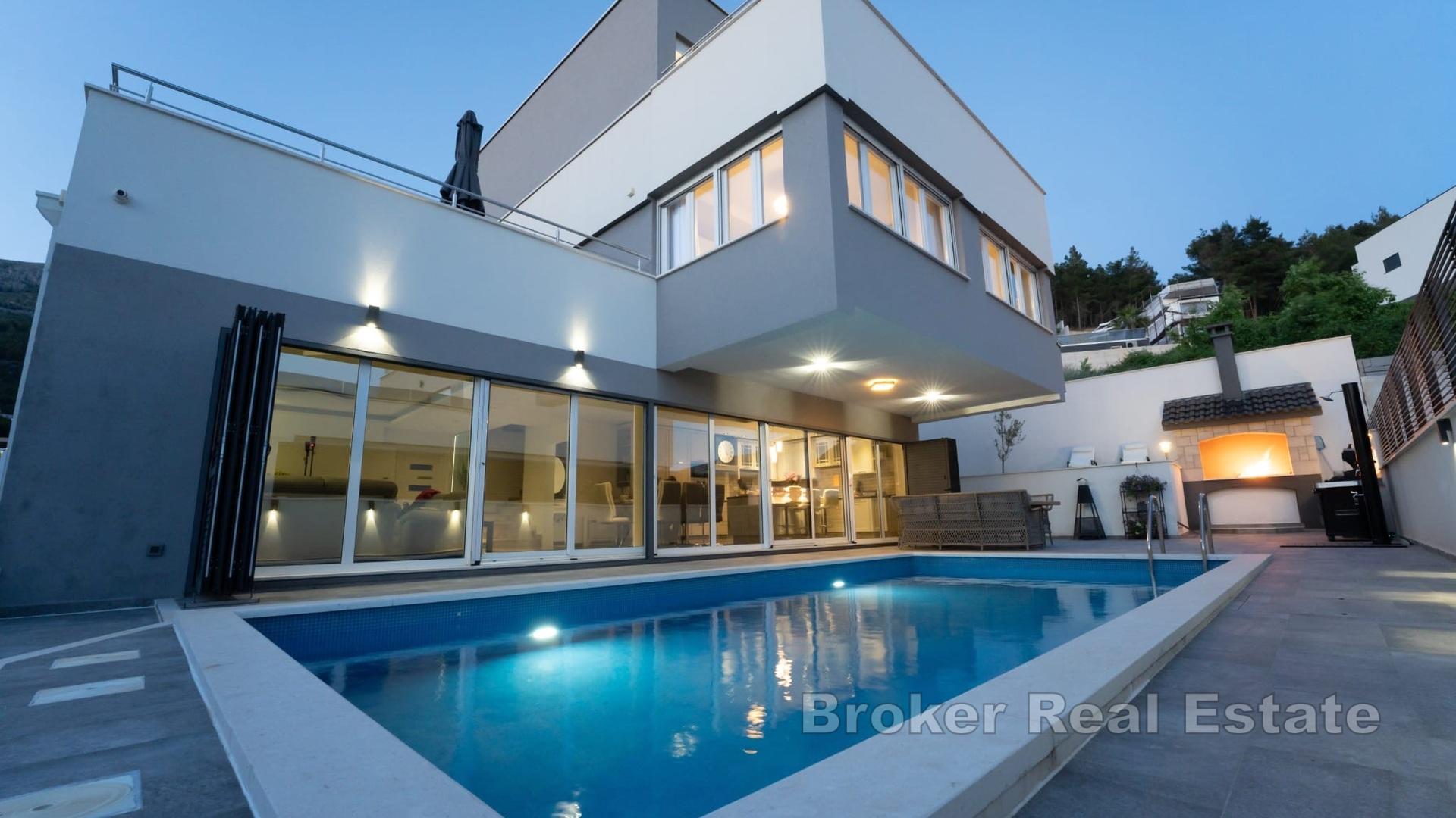 Podstrana - Moderná vila s výhľadom na pobrežie Stredozemného mora