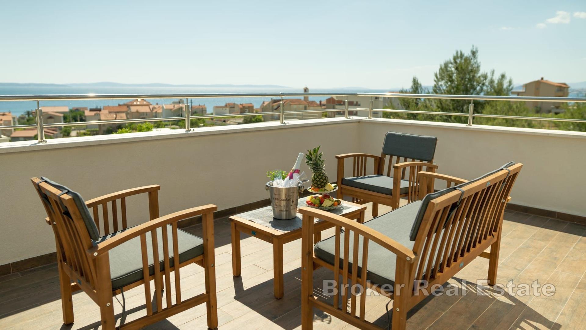 Nowoczesna willa z widokiem na wybrzeże Morza Śródziemnego