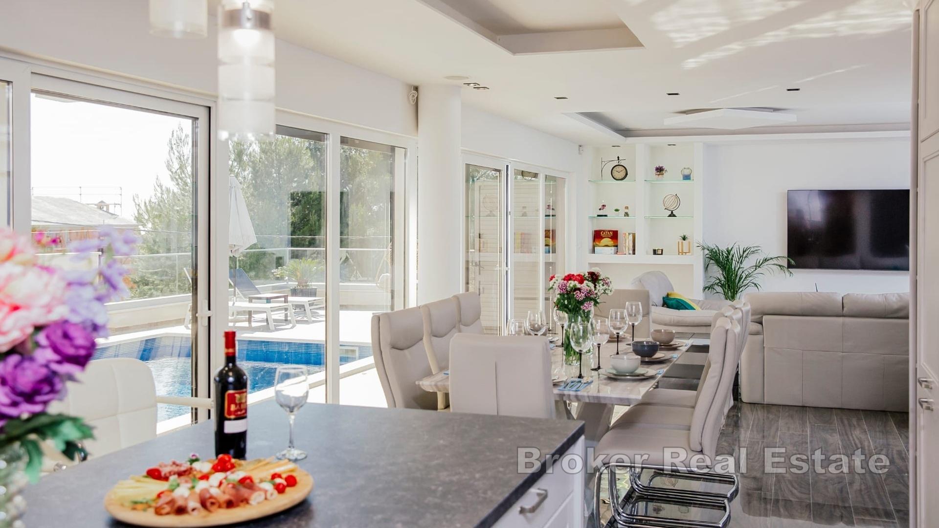 Podstrana - Moderná vila s výhľadom na pobrežie Stredozemného mora