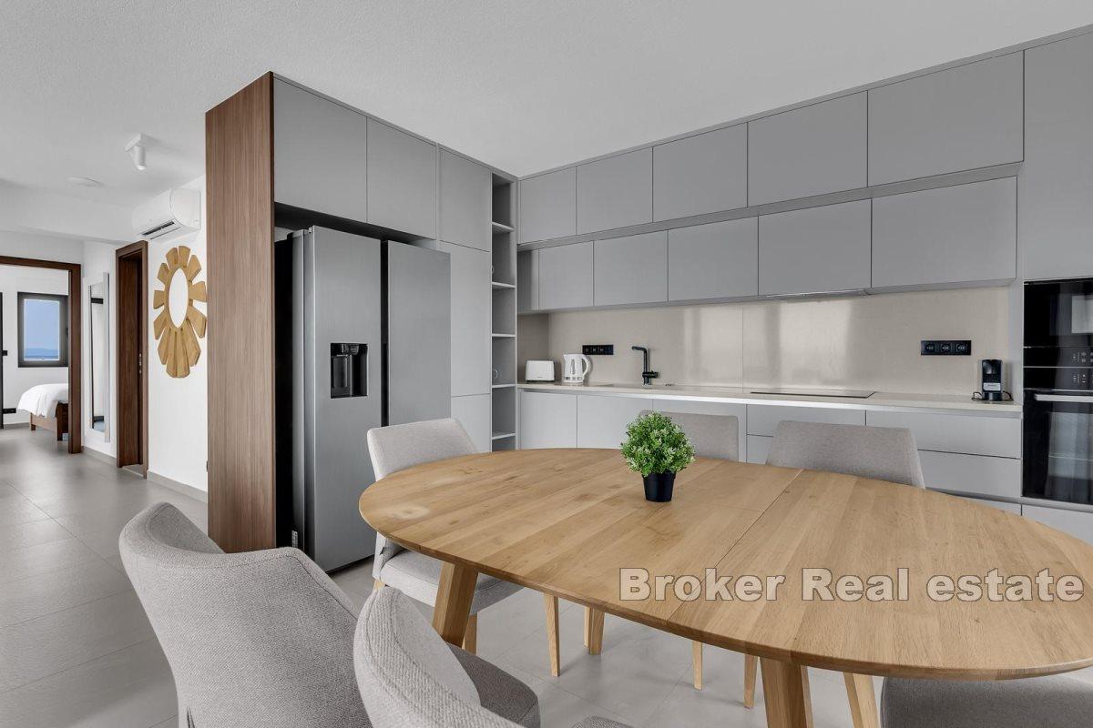 Attractive apartment in the first row to the sea