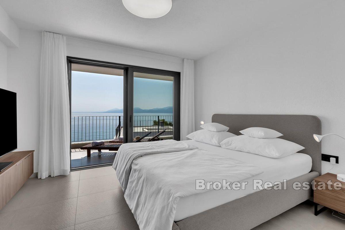 Attractive apartment in the first row to the sea