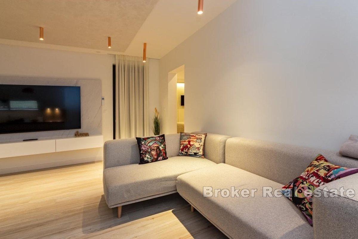 Atraktivní penthouse s výhledem na pobřeží