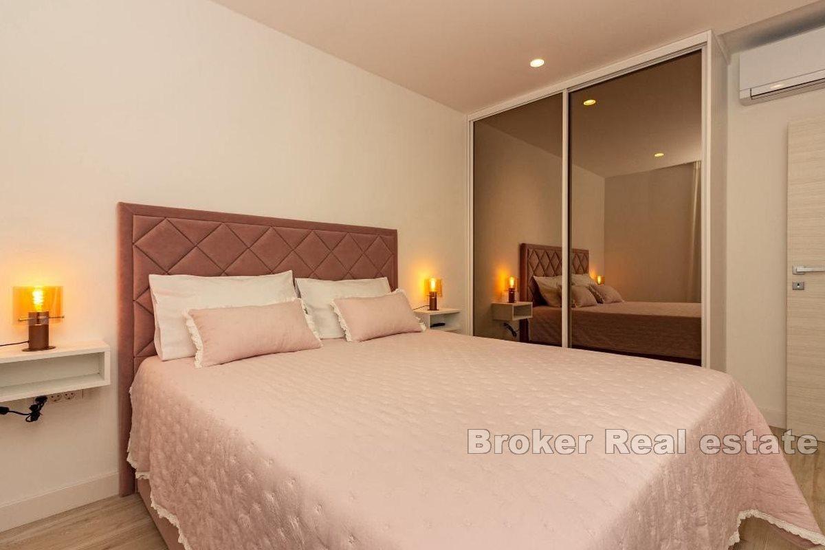 Atraktivní penthouse s výhledem na pobřeží