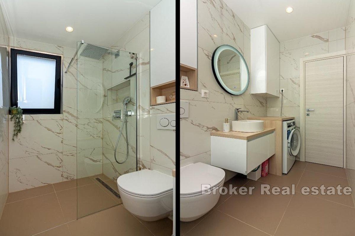 Atraktivní penthouse s výhledem na pobřeží