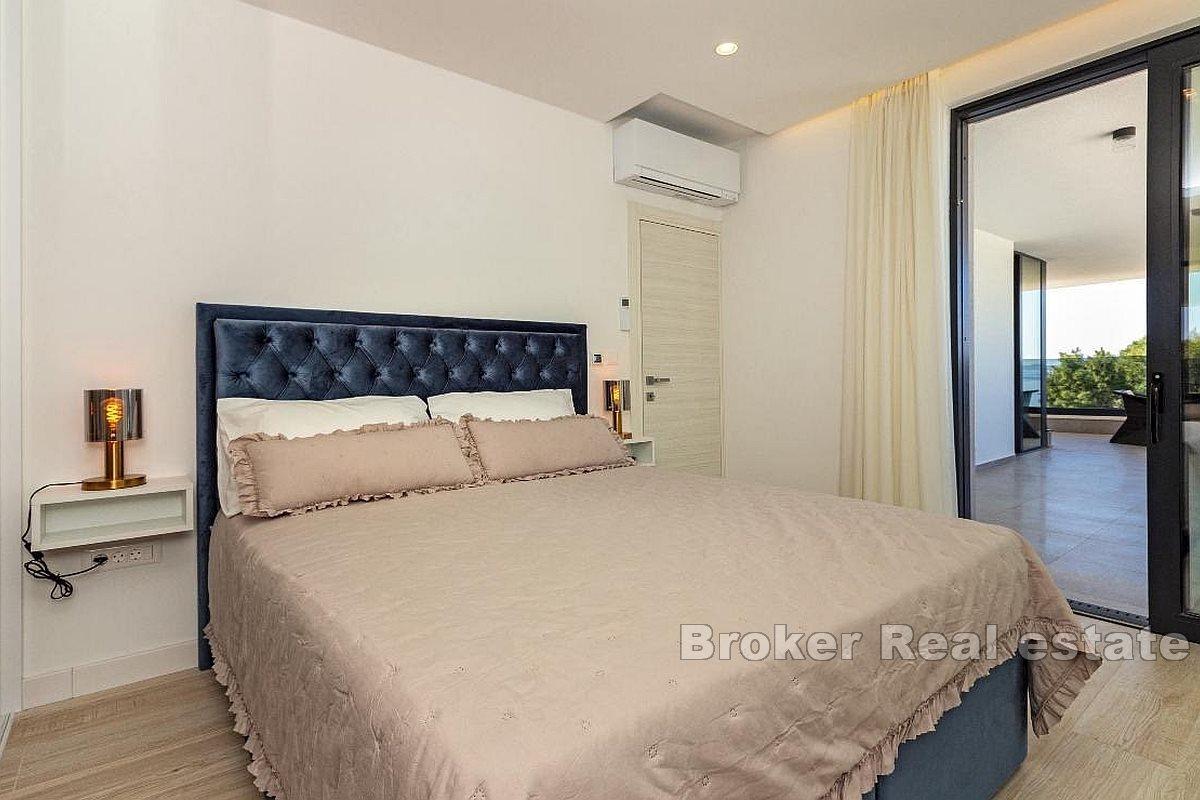 Atraktivní penthouse s výhledem na pobřeží