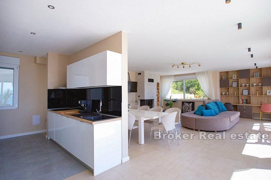 Vacker villa uthyres med utsikt över kusten