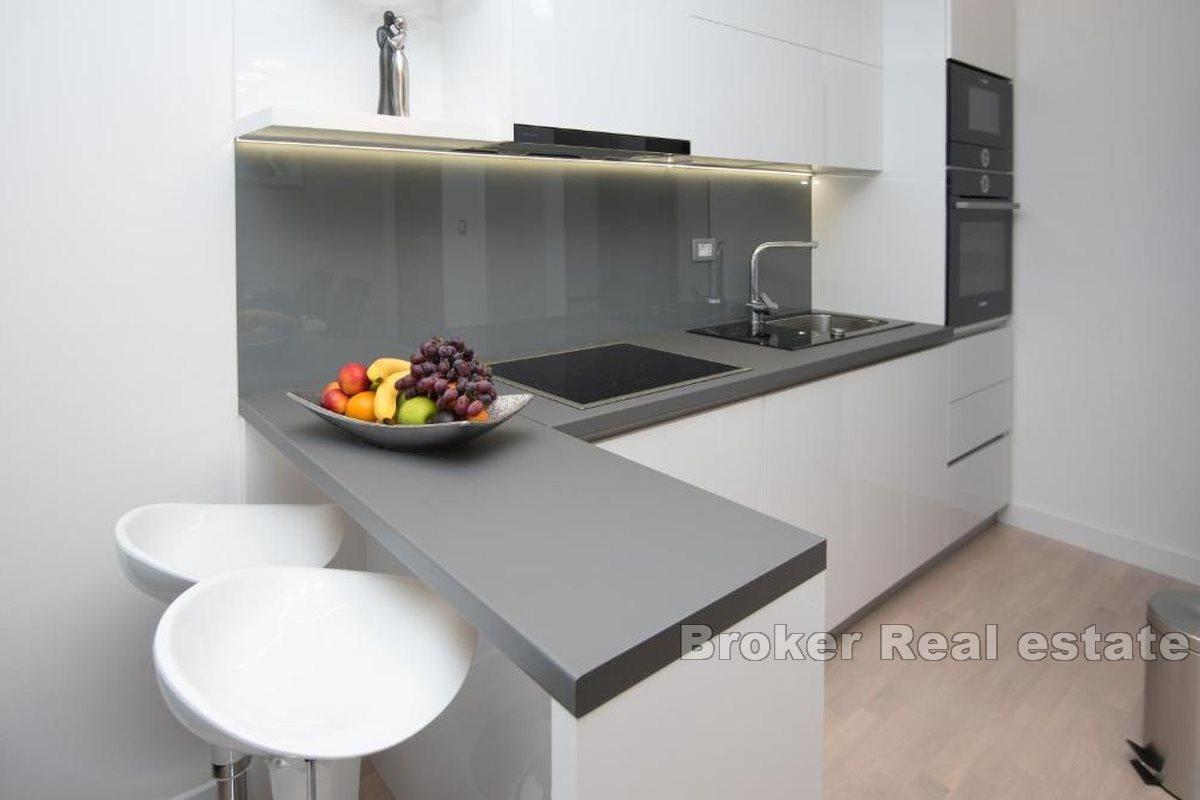 Appartement attrayant de deux chambres à coucher dans un excellent emplacement