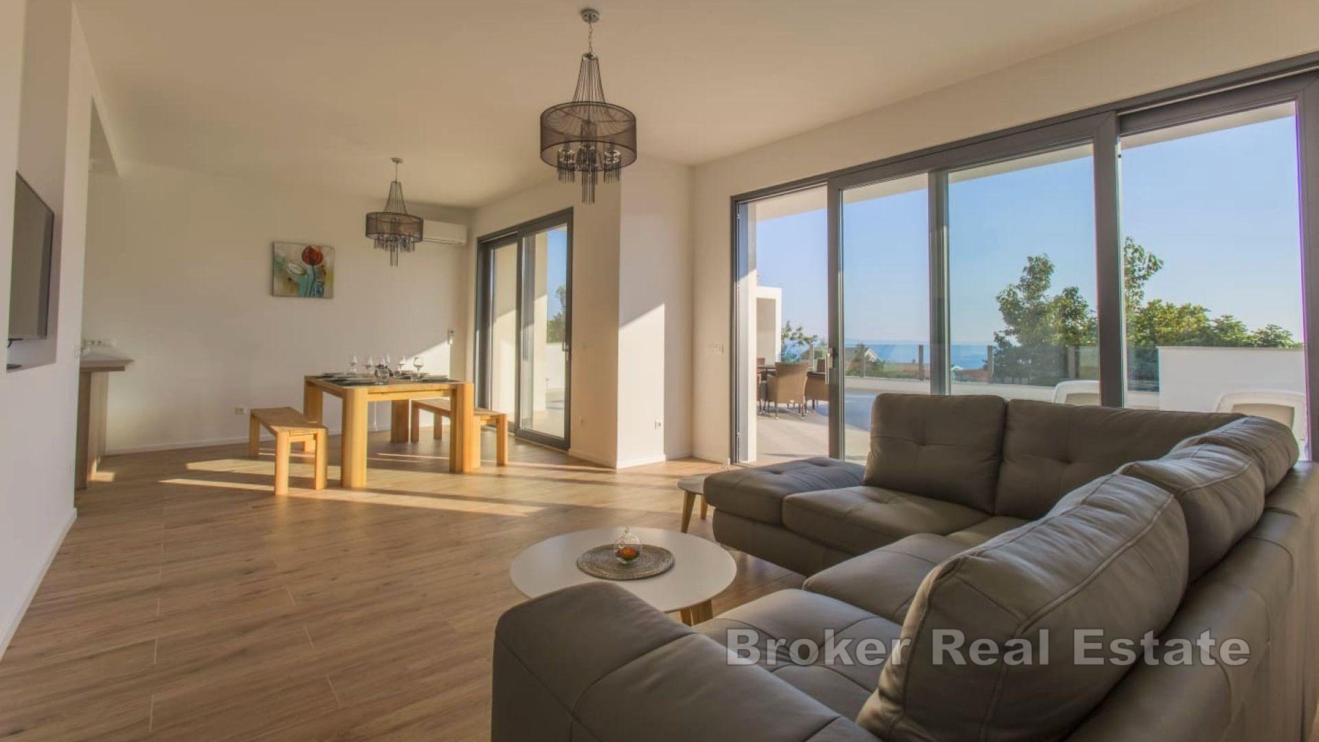 Atrakcyjna willa wakacyjna z panoramicznym widokiem na wybrzeże