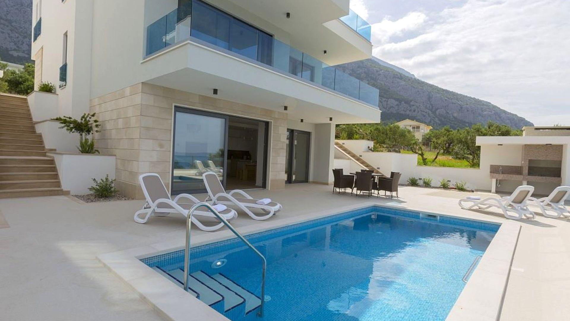 01-2048-34-Makarska-Modern-villa-with-panoramic-sea-view-for-sale