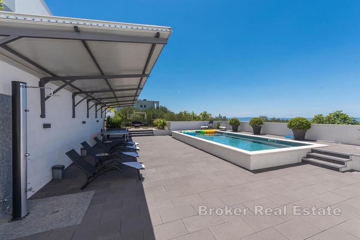 Belle villa de vacances avec vue panoramique sur la côte