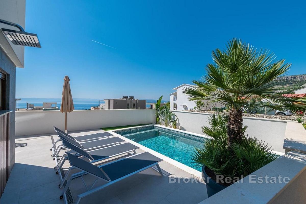 Krásná vila s výhledem na pobřeží