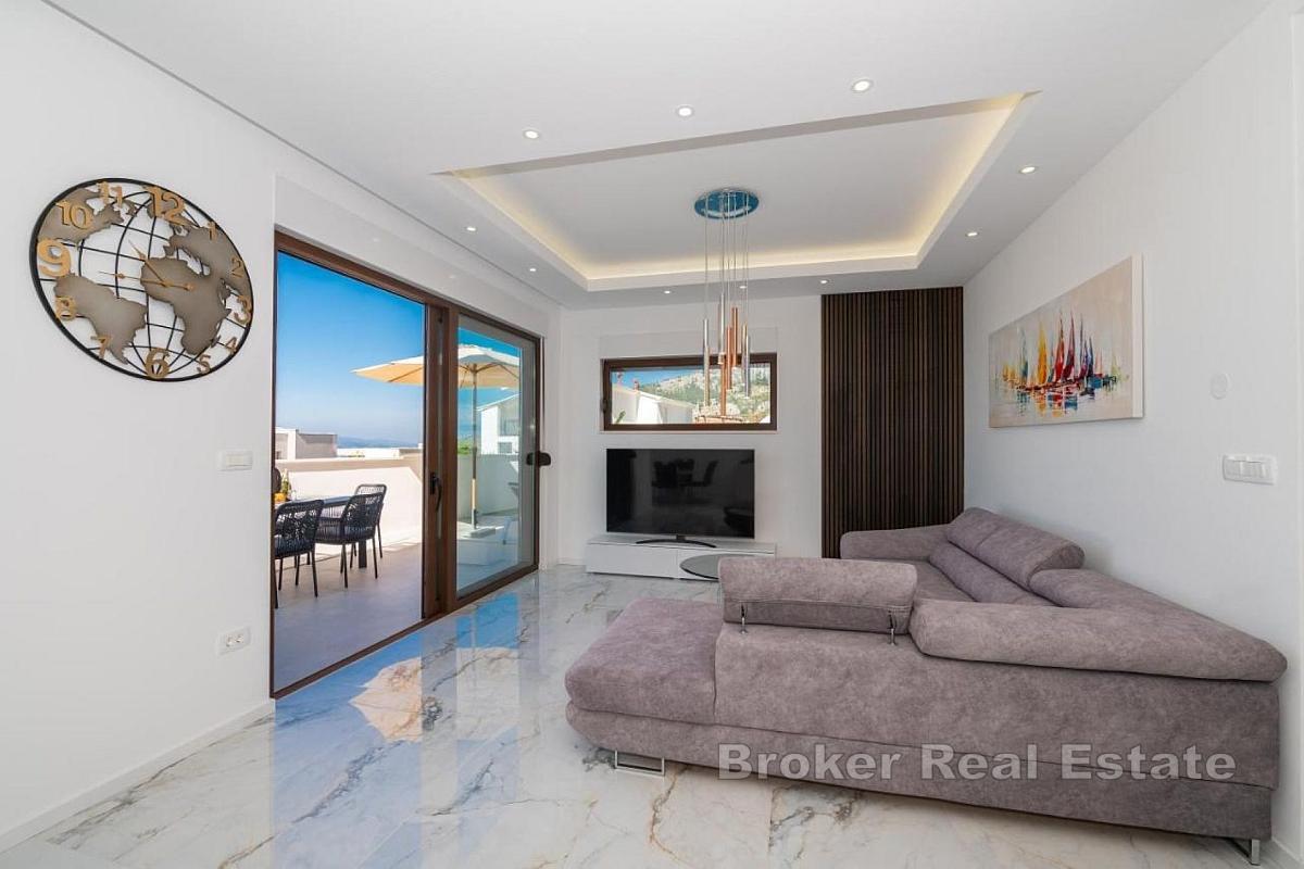 Krásná vila s výhledem na pobřeží