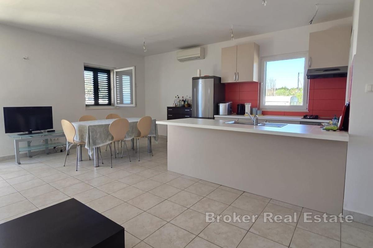 Atraktivní dům v první řadě k moři