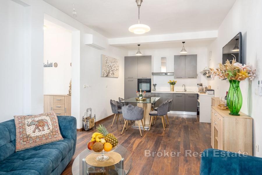 Splendido appartamento con piscina e vista mare