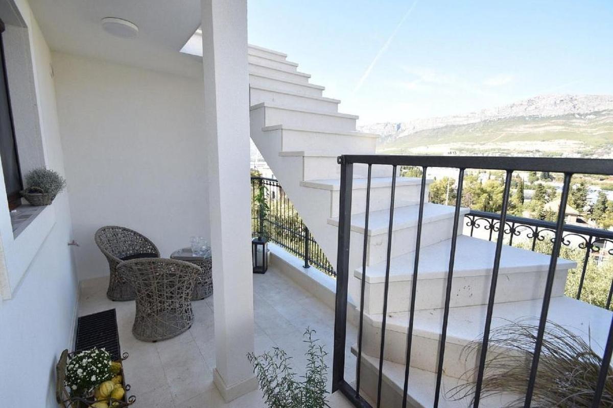 001-2048-50-Split-Brda-Modern-duplex-apartment-for-rent