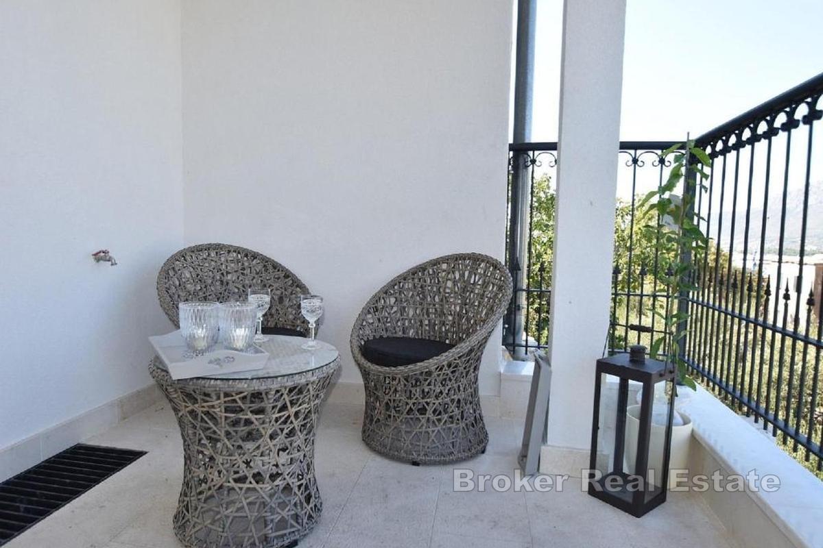 Красивая двухуровневая квартира в аренду недалеко от центра города