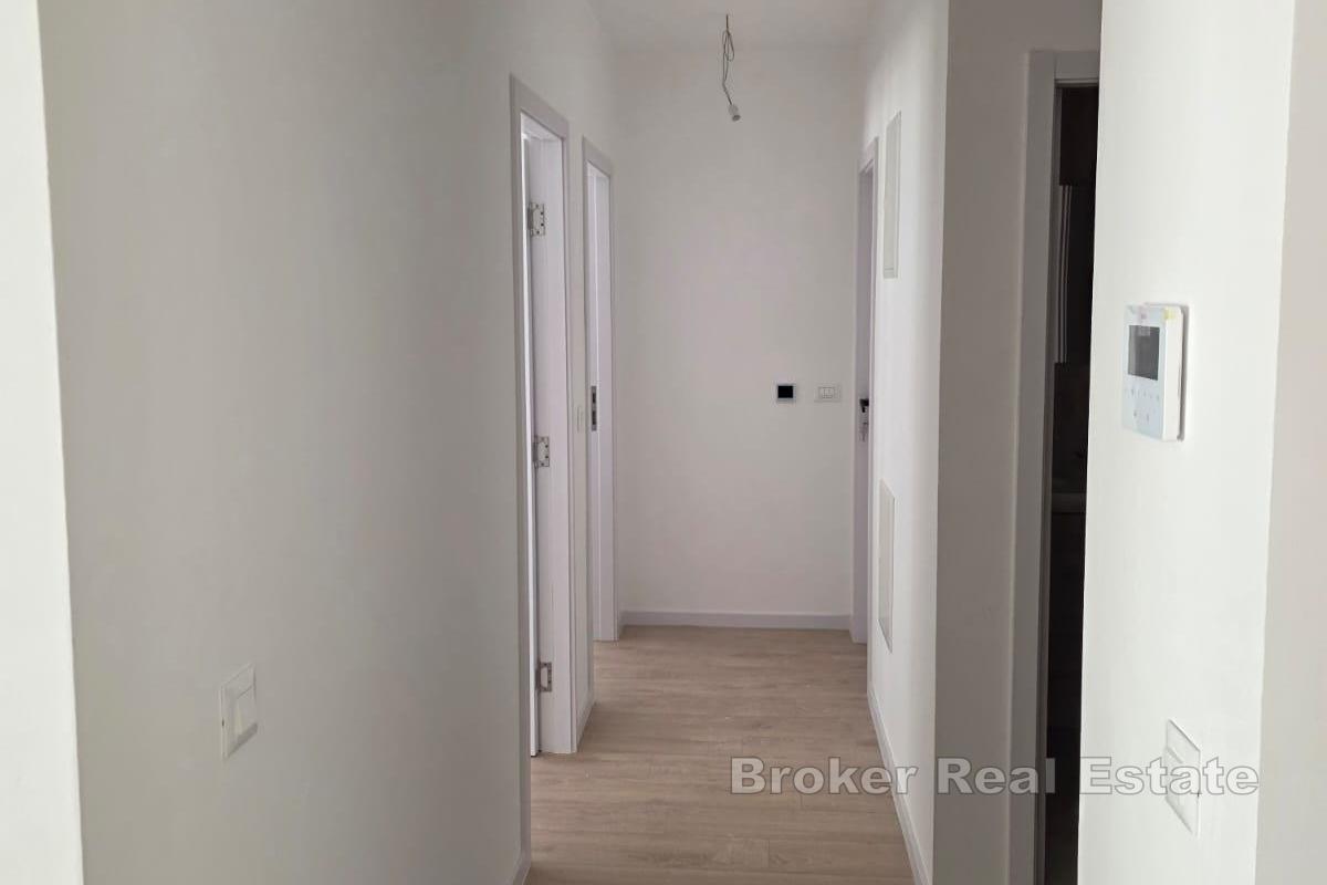 Moderný trojizbový byt v novostavbe s výhľadom na pobrežie