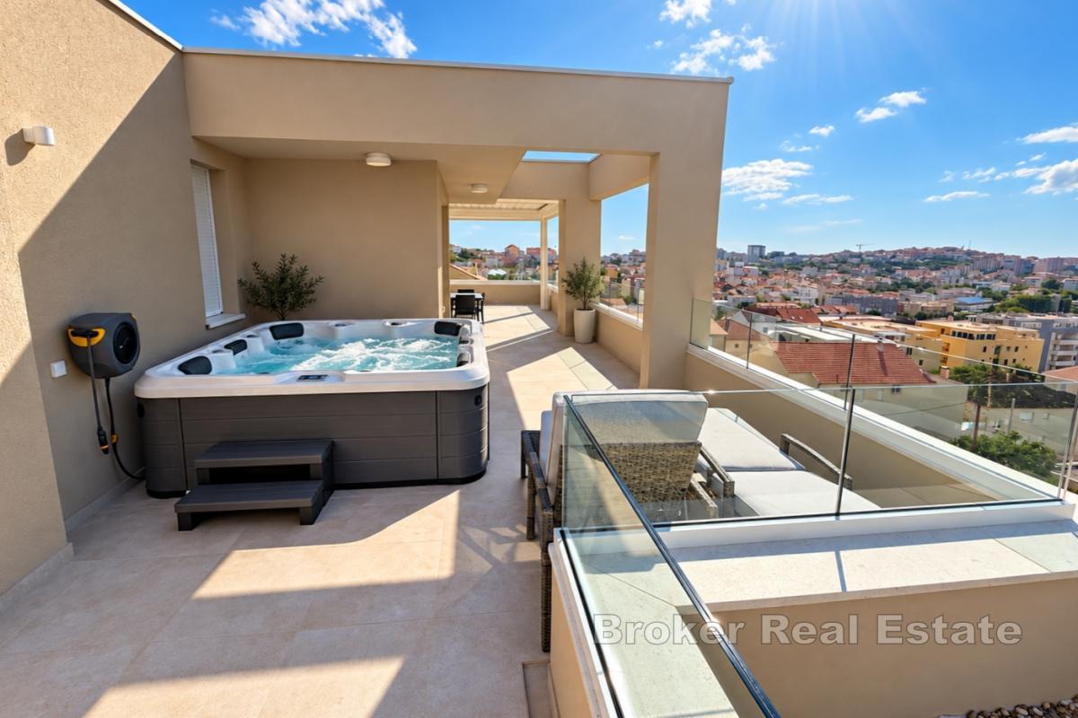 Ekskluzywny penthouse z dużym, prywatnym tarasem i jacuzzi