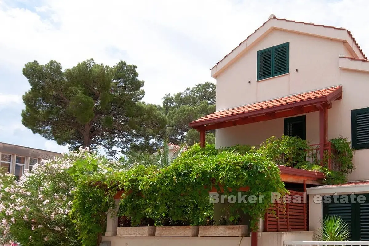 001-2049-01-Omis-Charming-house-in-the-center-for-sale