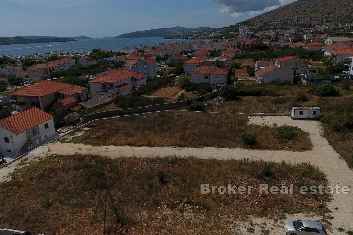 Attractive building land with project
