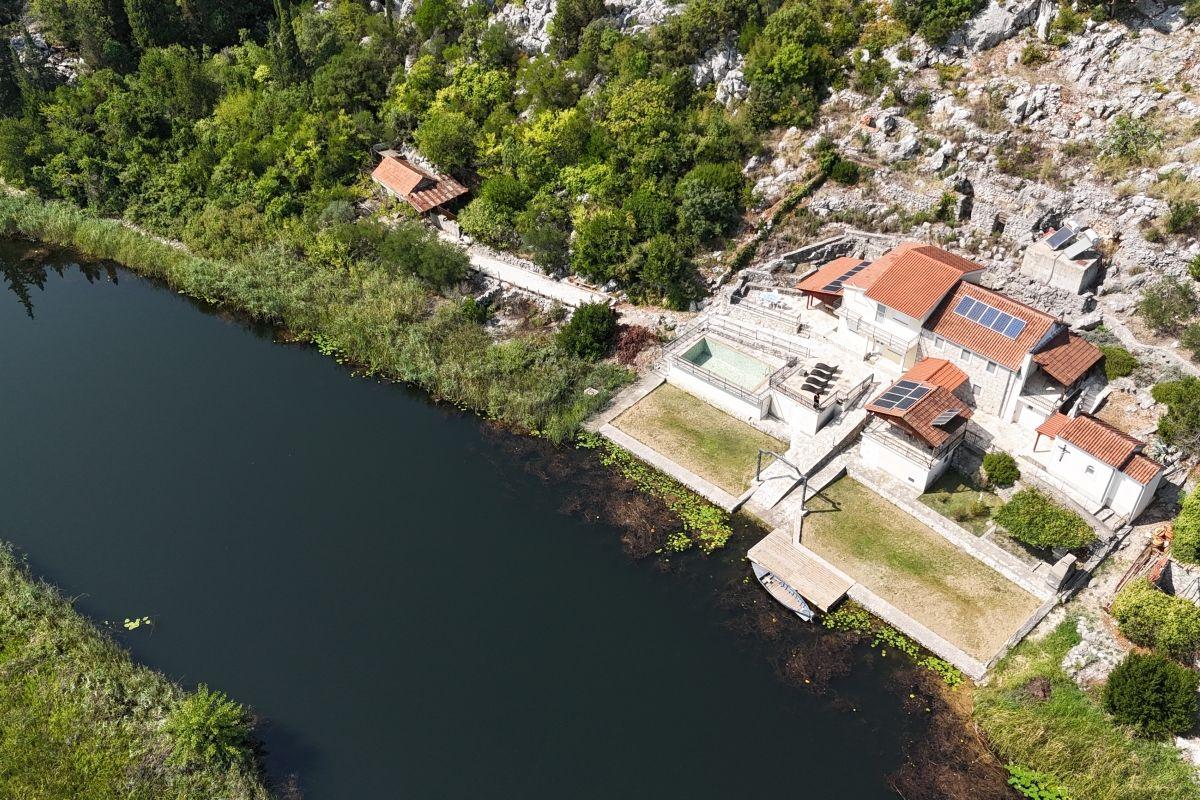 Autentyczny dom na sprzedaż w Podbrijest, dolina rzeki Neretwy