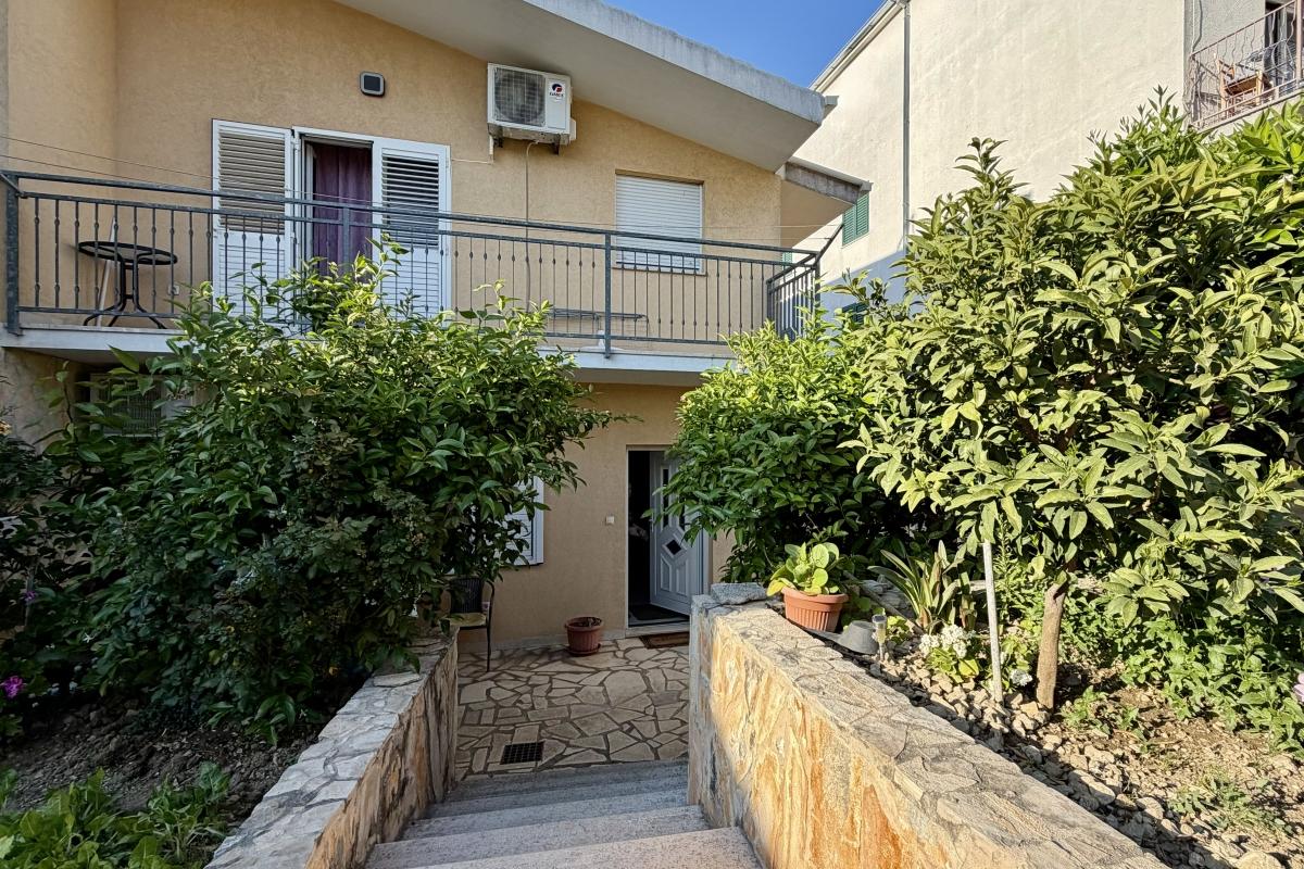 001-2049-100-Split-Brda-Family-house-with-garden-for-sale